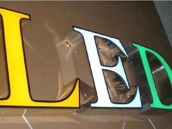 恩施介绍LED招牌的基础知识。